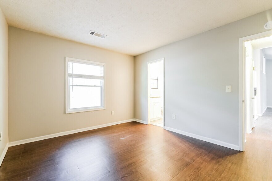 Building Photo - 660 Utoy Cir SW