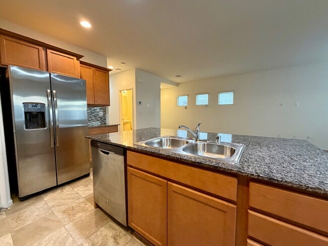 Building Photo - 3 BED 2.5 BATH 2 CAR GARAGE SINGLE FAMILY HOME W/ LOFT, BACKYARD & COMMUNITY POOL, SPA, PLAYGROUN...