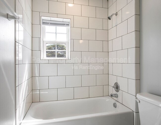 Building Photo - 1618 Maury St