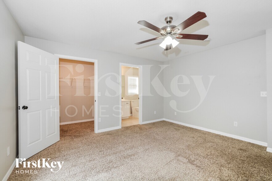 Building Photo - 739 N Midland Dr