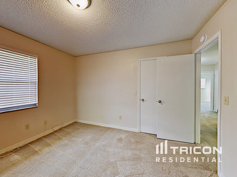 Building Photo - 2036 Pompano Pkwy