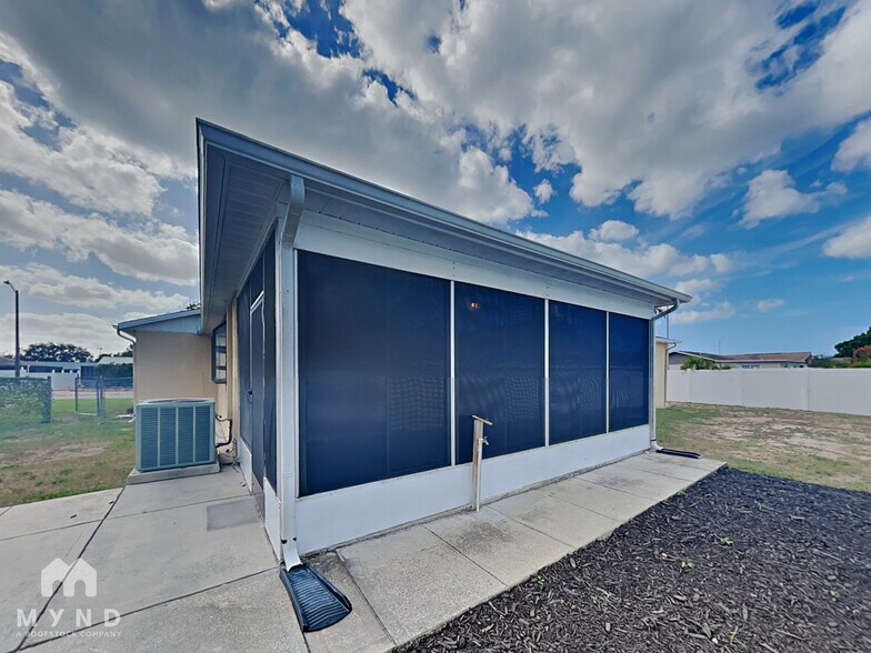 Building Photo - 6339 Langston Ave