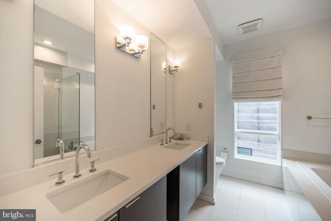 Building Photo - 444 Fairmount Ave