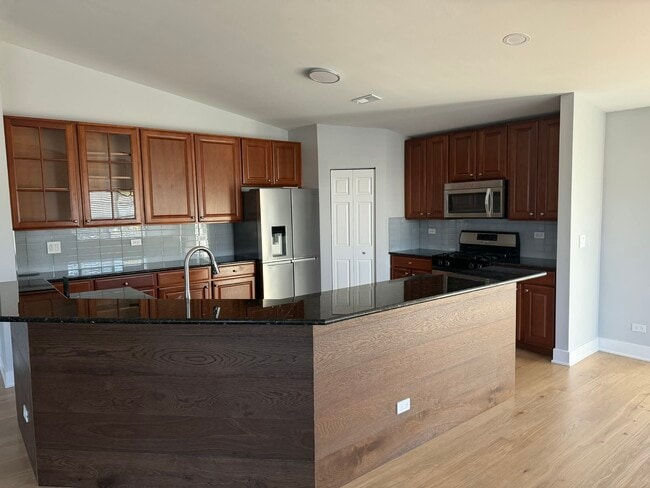 Building Photo - 2635 Loren Ln