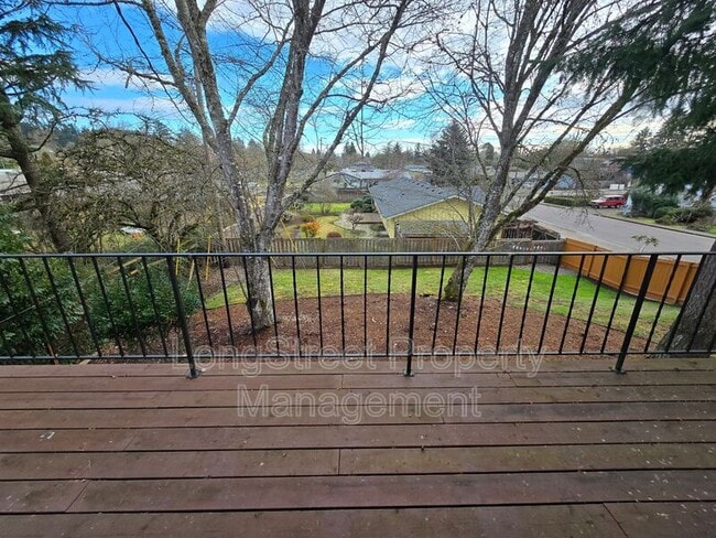 Building Photo - 2911 NW Ashwood Dr