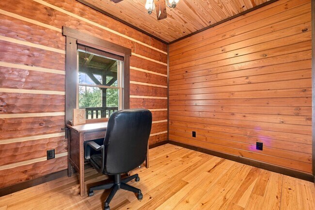 Building Photo - 5103 Hillmon Grove Rd