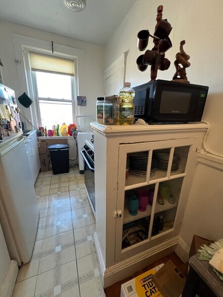 Building Photo - 11 James St