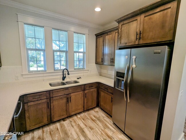 Building Photo - 325 Turtle Cove