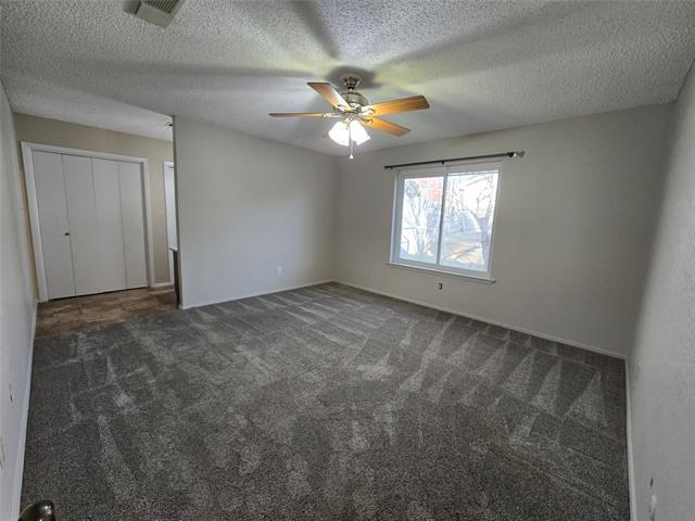 Building Photo - 301 E 6th St