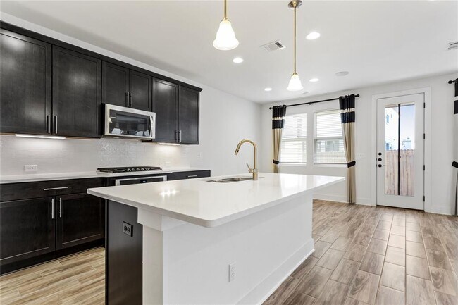 Building Photo - 9109 Moonstone Dr