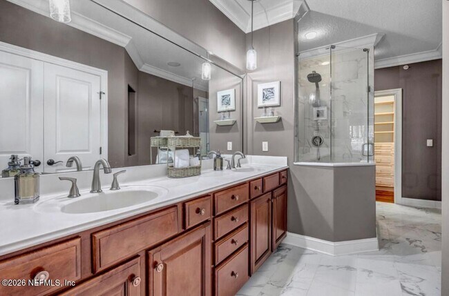 Building Photo - 905 2nd St N