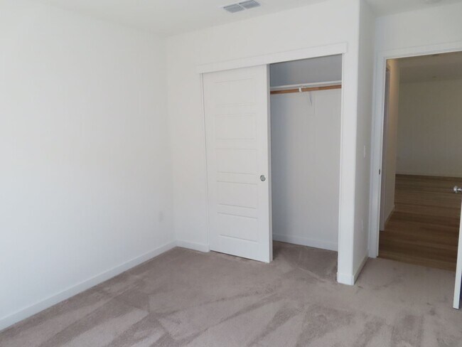 Building Photo - 12800 Spotted Wren Cir