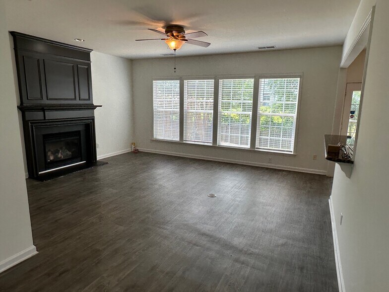 Building Photo - 7811 Noland Woods Dr