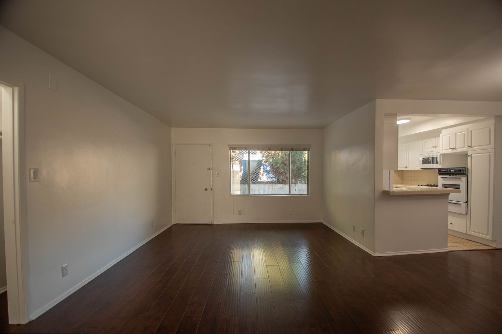 Building Photo - 14706 Dickens St