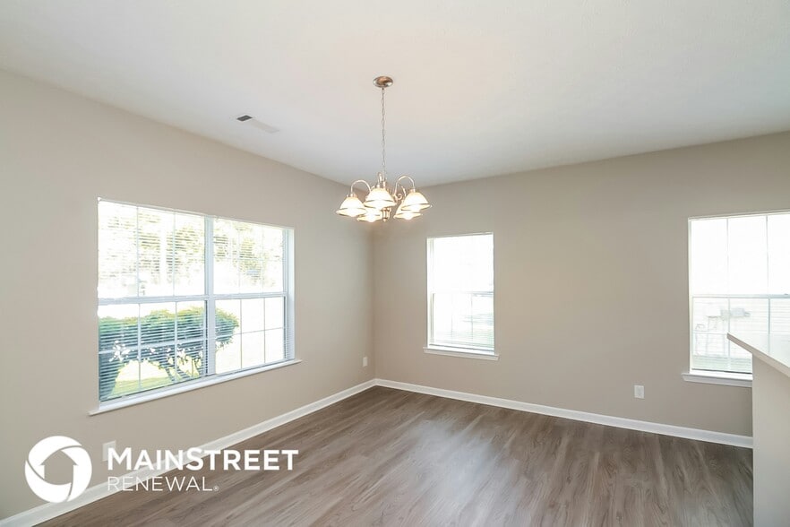 Building Photo - 4062 Robin Cir