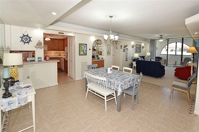 Building Photo - 5601 Jimmy Buffett Mem Hwy