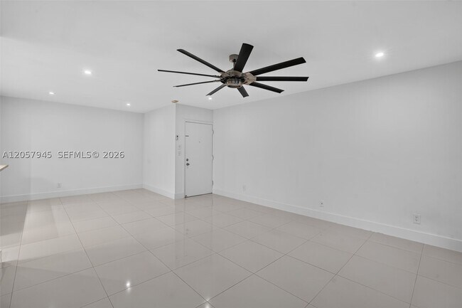Building Photo - 13707 SW 91st Ct