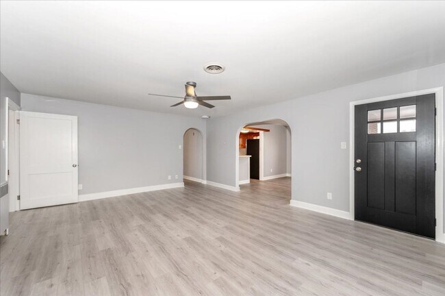 Building Photo - 116-118 Linden Avenue