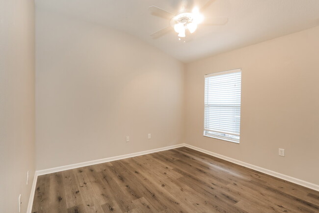 Building Photo - 5103 Gato Del Sol Cir