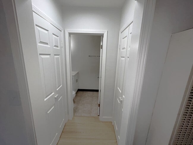 Building Photo - 340 Normandie Ave