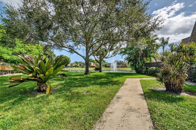 Building Photo - 2913 SW 22nd Cir