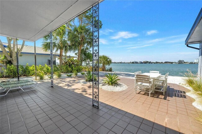 Building Photo - 7100 Shore Dr S
