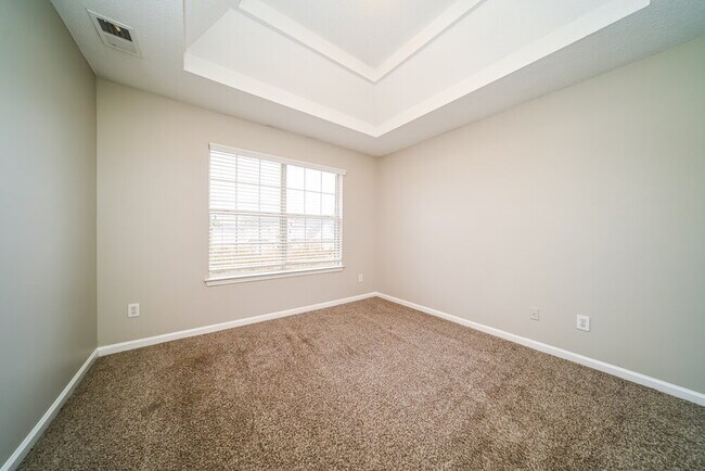 Building Photo - 425 Canoga Ct