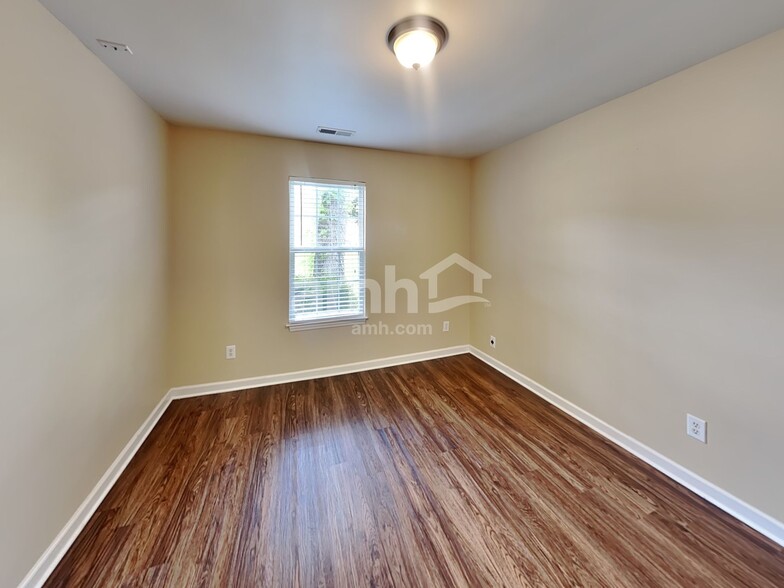 Building Photo - 1578 Laurel Ledge Dr