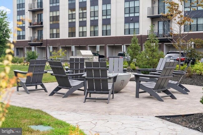 Building Photo - 43785 Transit Sq