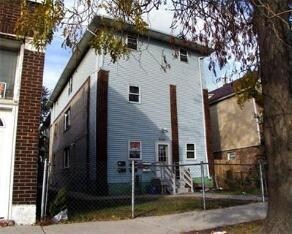 Building Photo 2 - 3726 Deodar St
