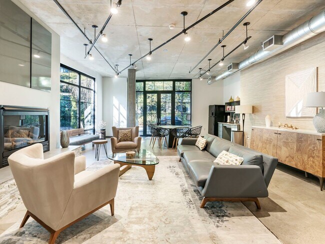 Building Photo - **FURNISHED** Streetcar Lofts studio w/parking/storage/Juliette balcony/fitness center/courtyard ...