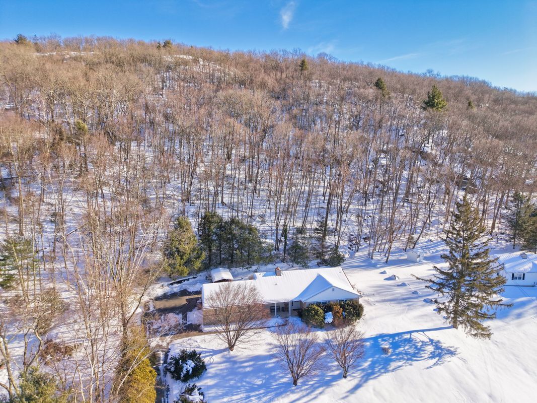 Building Photo - 41 Trout Brook Dr