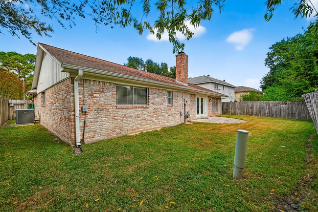 Building Photo - 2107 Briargreen Dr