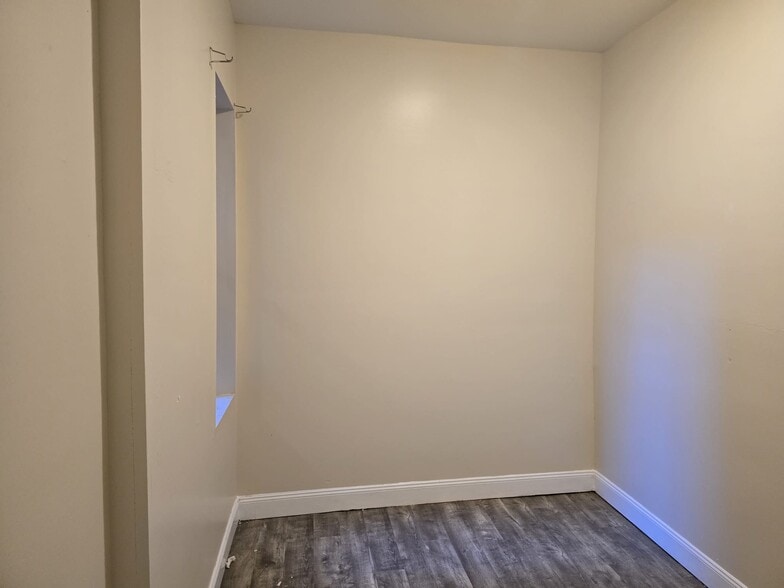 Building Photo - 5253 Spruce St