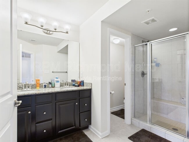 Building Photo - 2200 Liesfeld Parkway