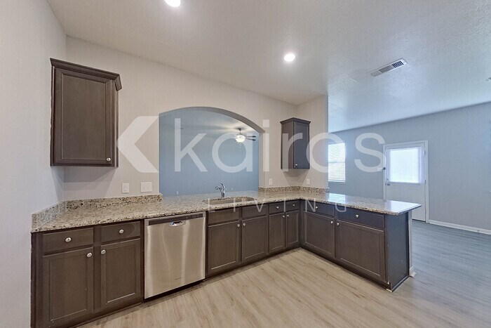 Building Photo - 5611 Littoral Rd