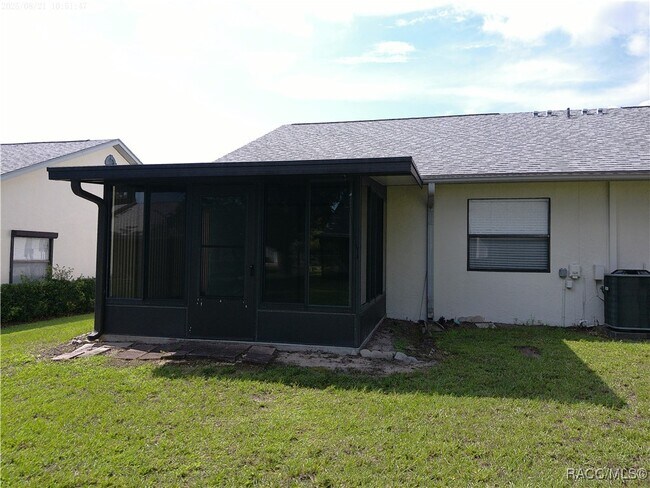 Building Photo - 1870 Arrowwood Ln