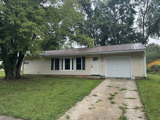 Primary Photo - 260 N Governors Blvd
