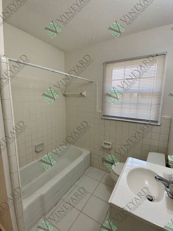 Building Photo - 687 Bounty Dr