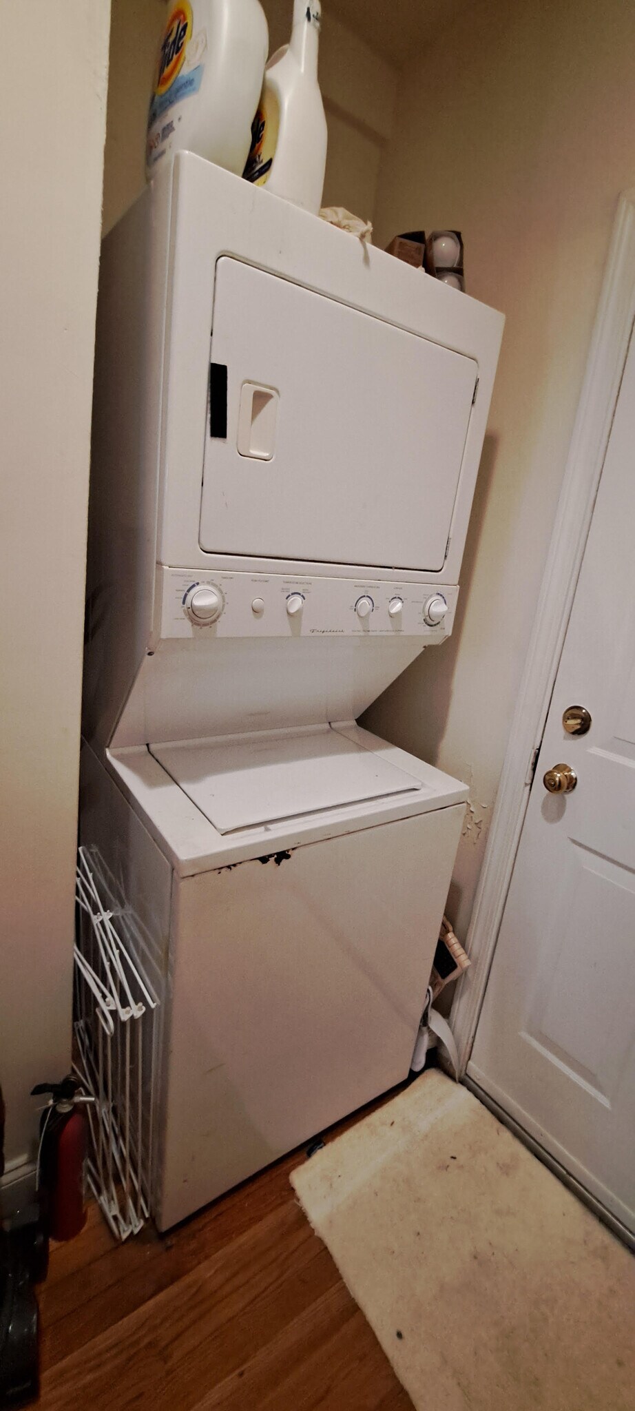 Building Photo - 143 Hillside St