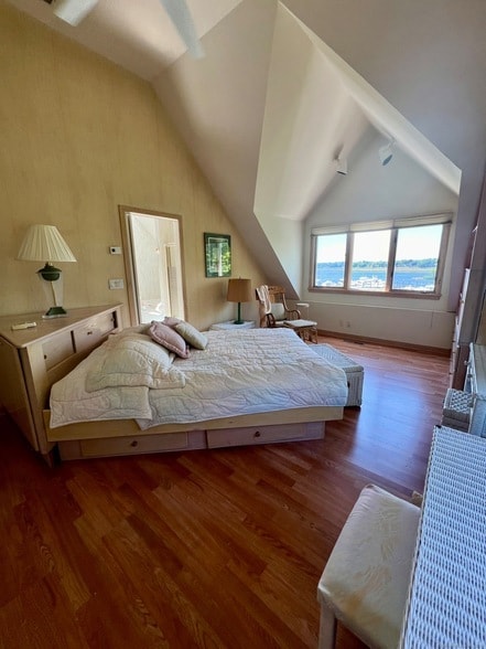 Building Photo - 131 Popes Island Rd