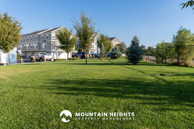 Building Photo - 3891 W Lansdown Ct