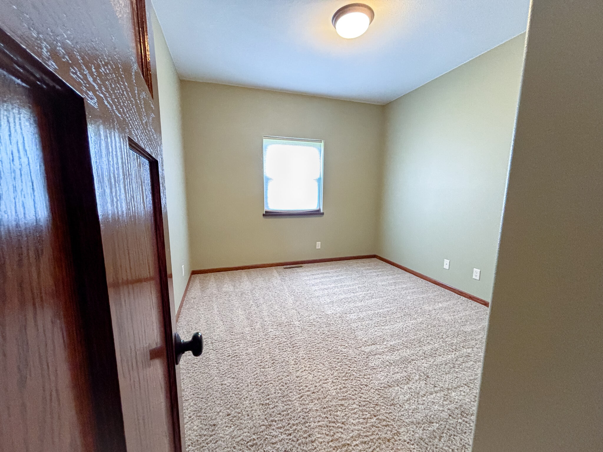 Building Photo - 958 Parkland Dr