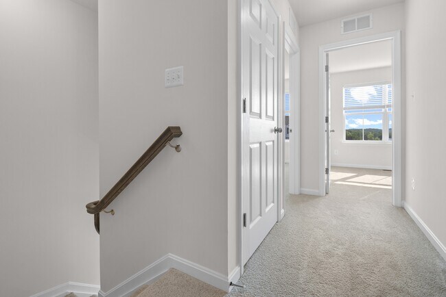 Building Photo - 377 Tumblers Wy