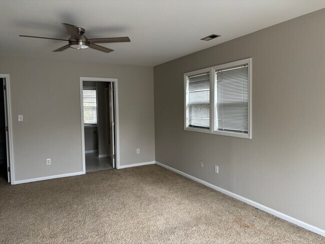 Building Photo - 118 Wyndward Ct