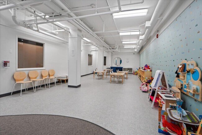 Building Photo - 187 Wayne St