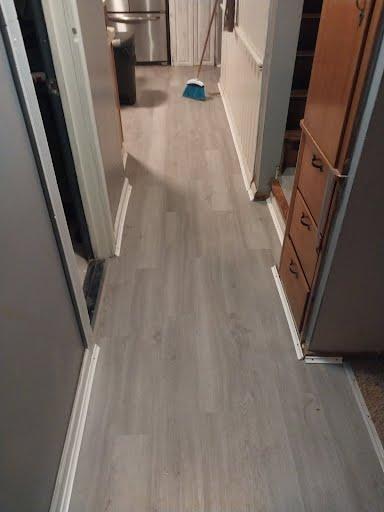 Building Photo - 758 S Huth Rd