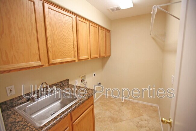 Building Photo - 8372 W Melinda Ln