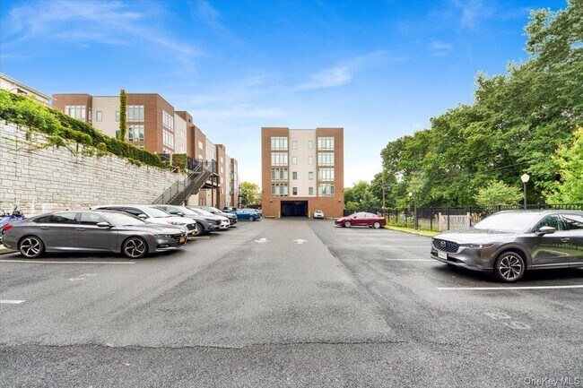 Building Photo - 645 N MacQuesten Pkwy