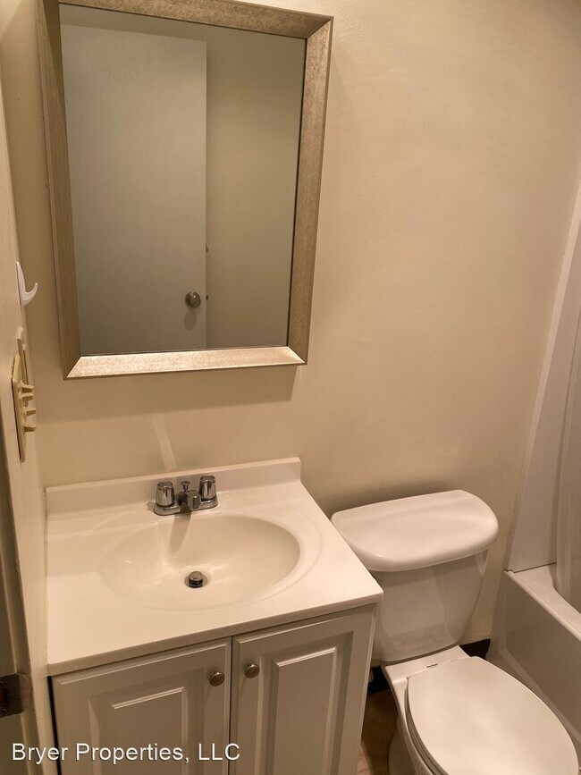 Building Photo - 107 Skyview Dr